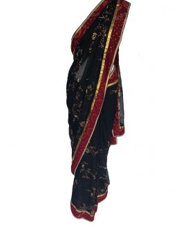 Beautiful Indian Women's Online Sari Rental